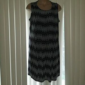 Very flattering dress!